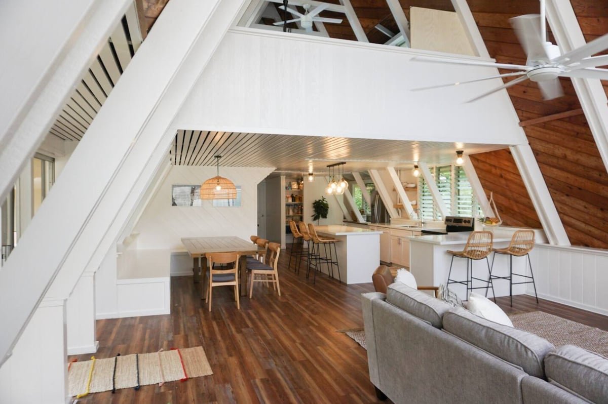 Beach Bungalow – 50 yards to beach – secluded gallery image 2