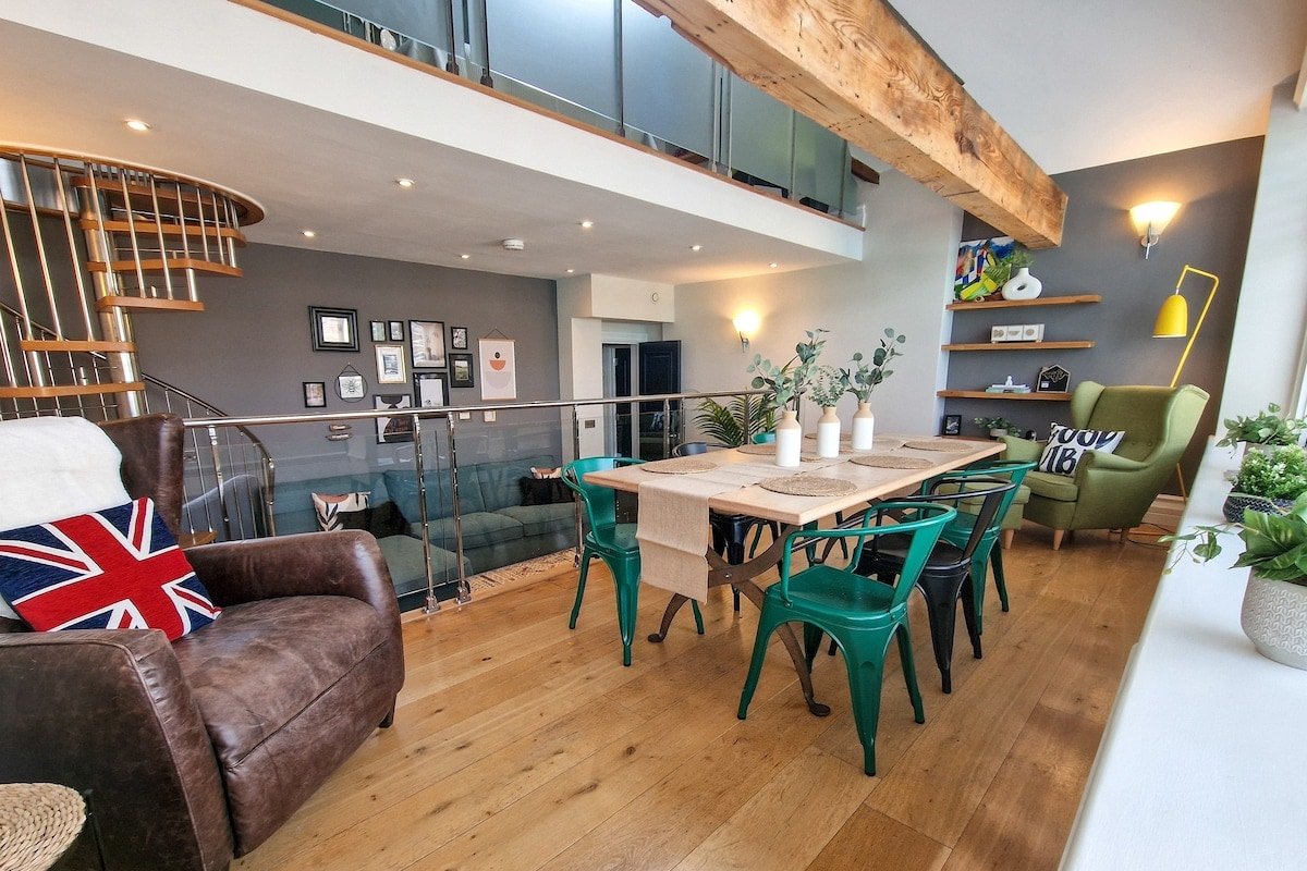 Luxury Piccadilly Duplex Flat by City SuperHost gallery image 2