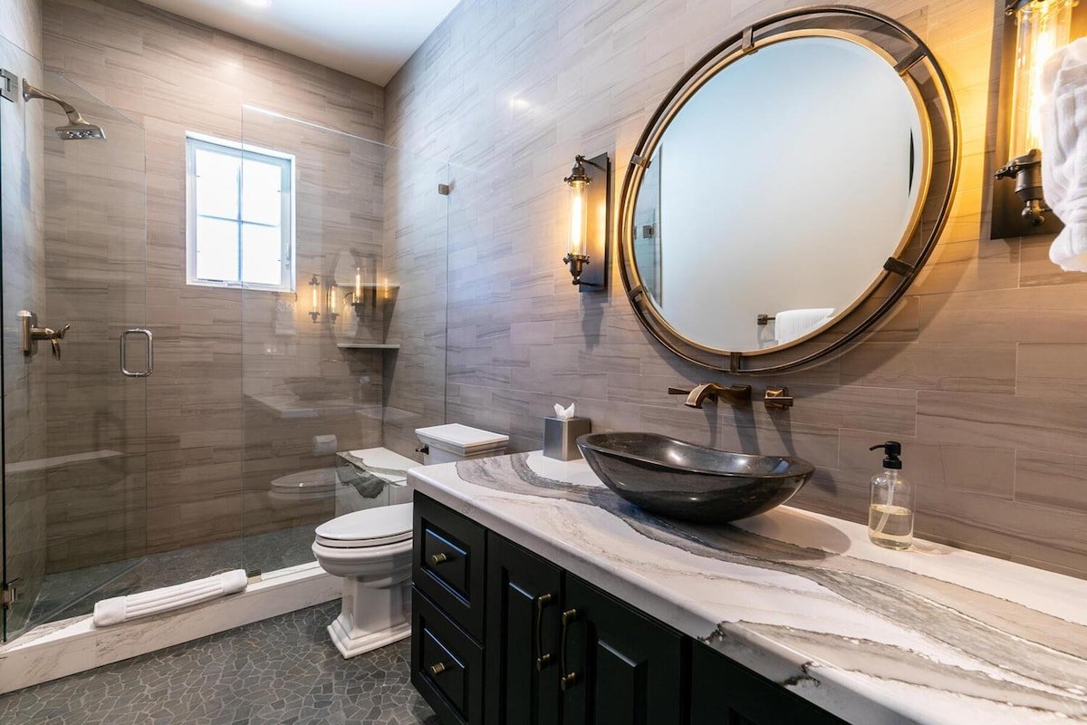 Bound to Impress *Private Hot Tub & Club Amenities gallery image 5