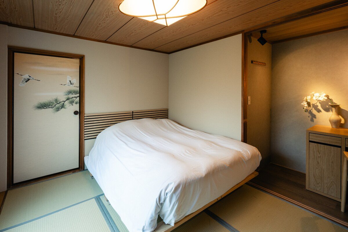 【新宿中心部】最高品質マットレスにこだわり、古屋を伝統的な空間にリノベーションした家、70m2 gallery image 5