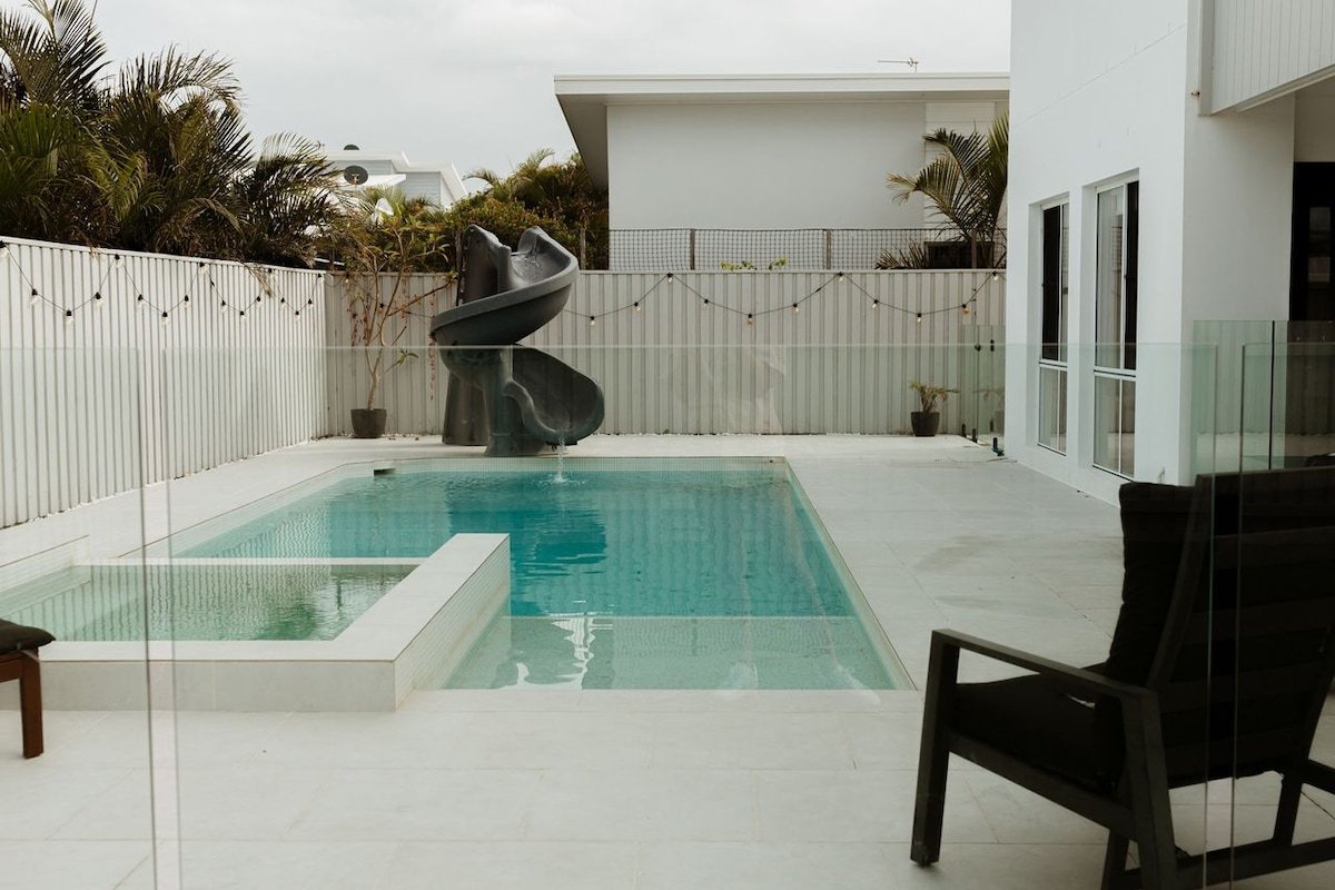 Putt Putt – Pool Slide – 100m to Beach gallery image 3