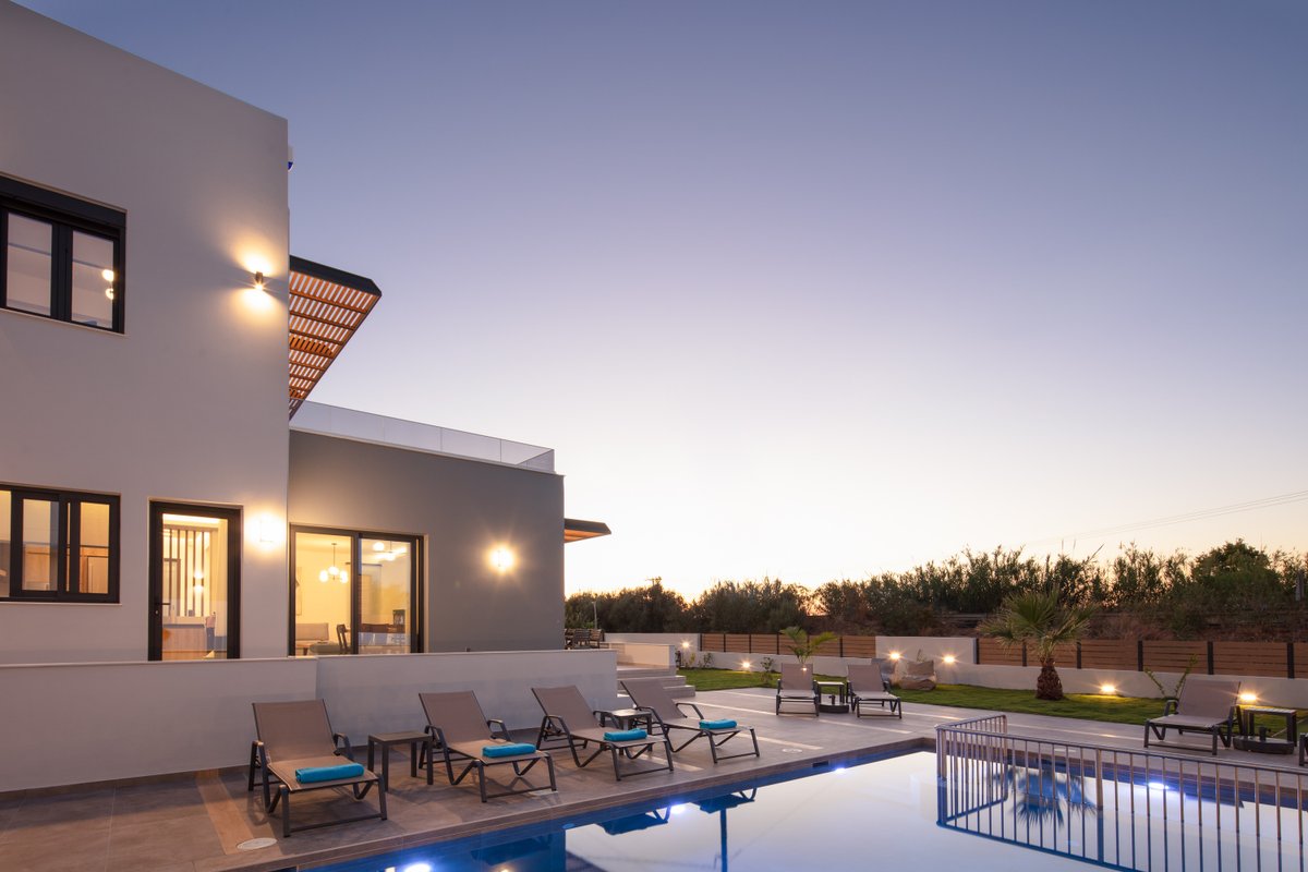 Sunnyside Villa I, Just Steps to the Beach