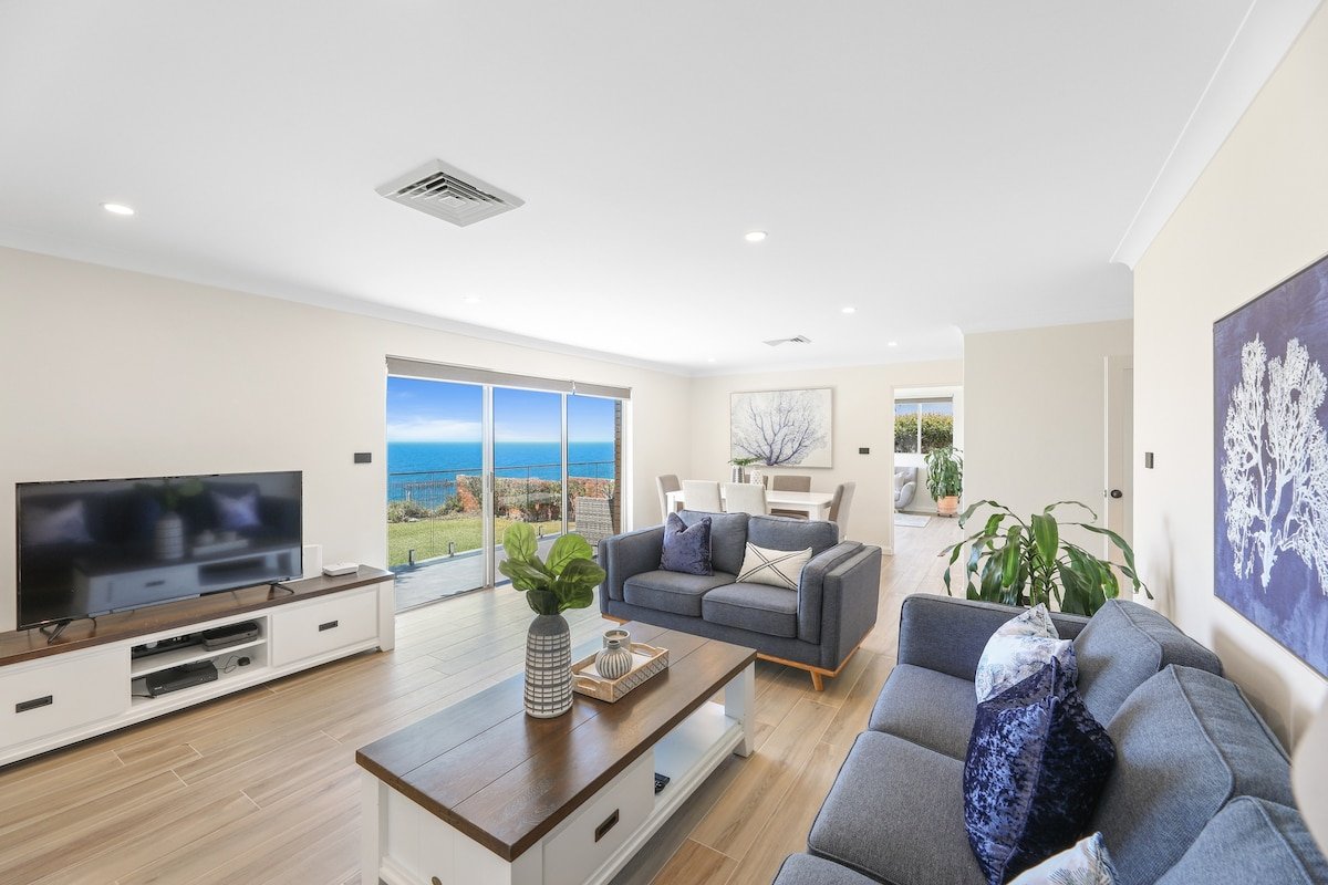 180 degree ocean views. gallery image 4