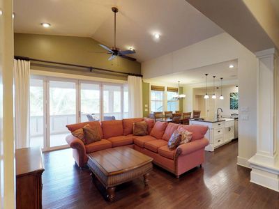 Elegant Poolside Penthouse l Private Elevator