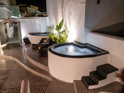 Cooper’s Cave house with heated Jacuzzi