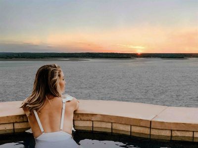 AustinTeton’s Sunset Cliff Resort on Lake Travis