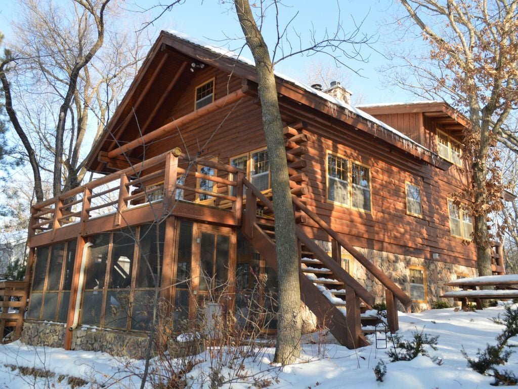 Log Cabin, Lake Retreat gallery image 3
