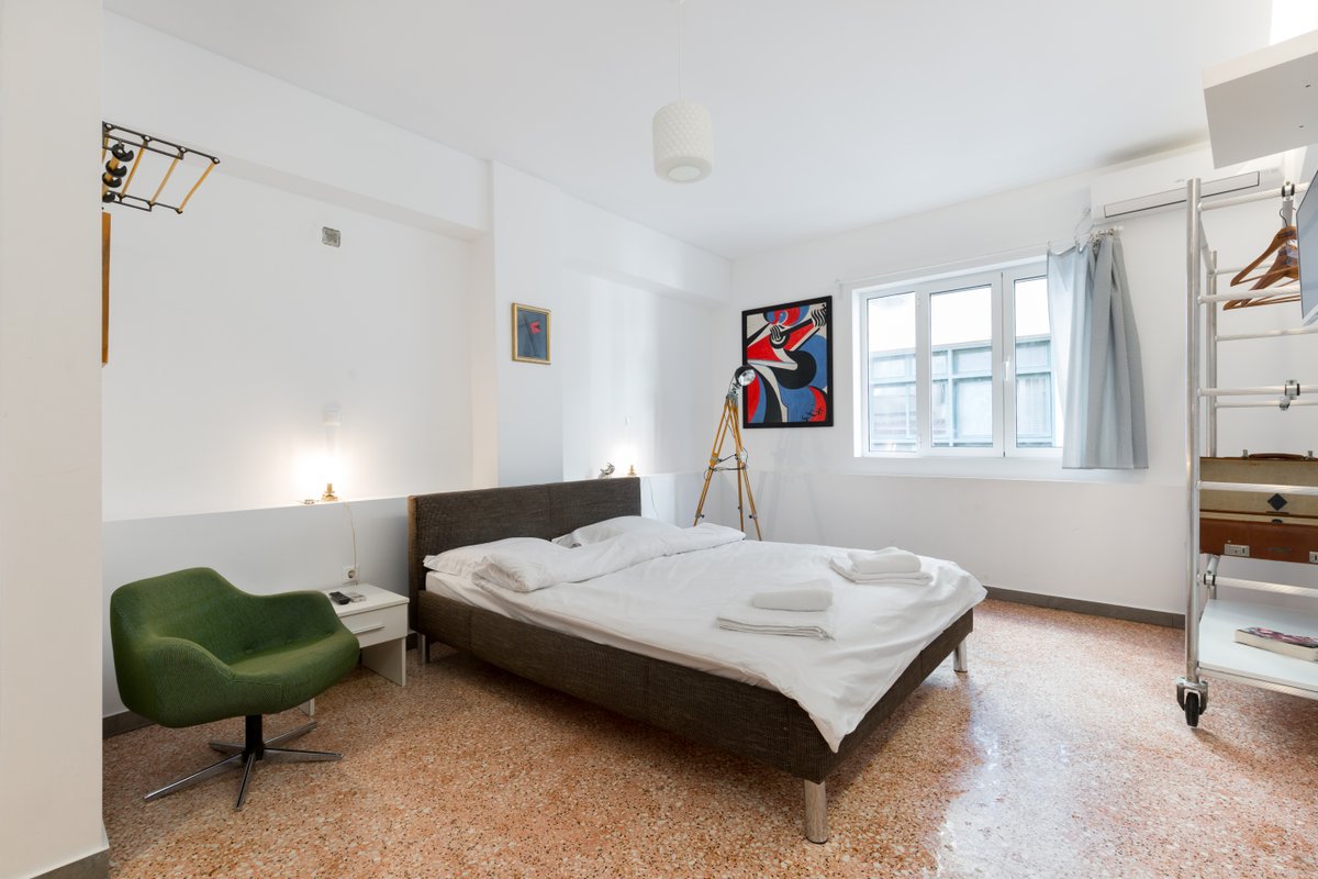 Artistic rooms near Acropolis, with prvt. baths