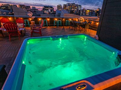 Gulch Walkable- Rooftop/Hot Tub!