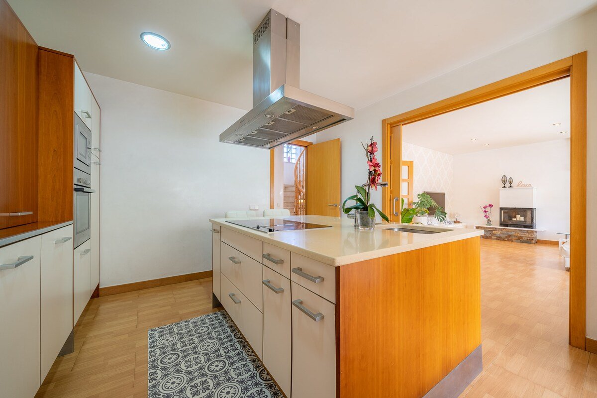 Beverly Hills Lux – Design Villa – Pool and garden gallery image 5