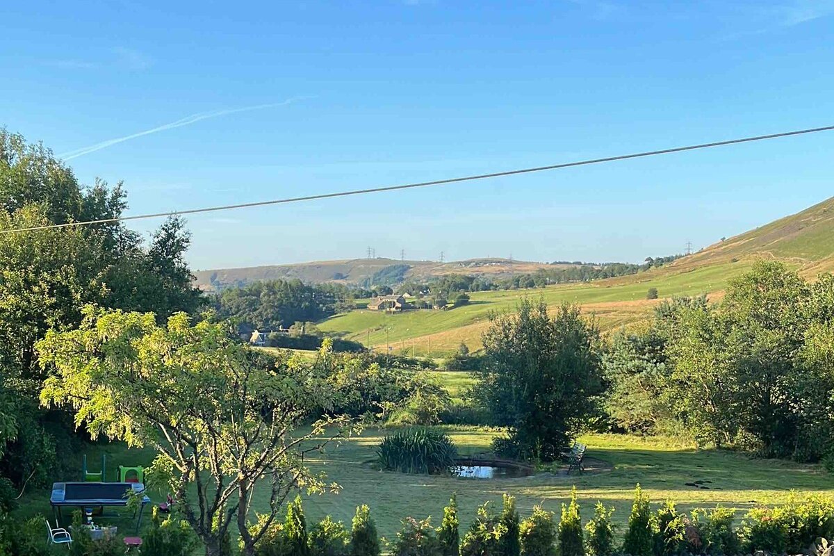 Luxury Barn in Saddleworth – Lake House gallery image 2