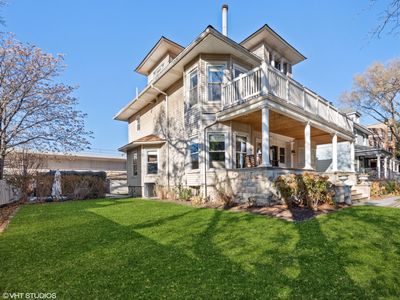 Edgewater Beach Home Steps to the Lake