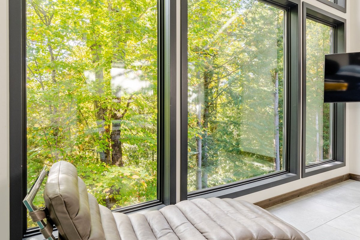 Modern Riverfront Escape w/Sauna, Gym, Dock gallery image 3