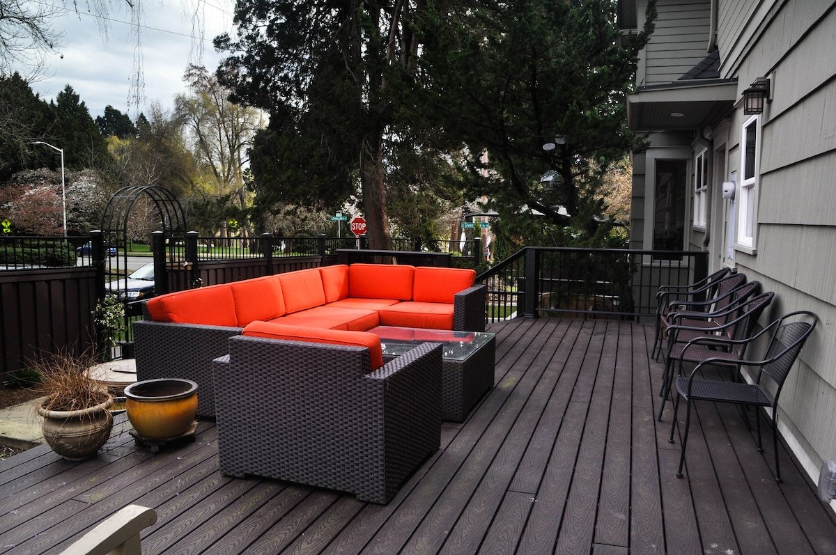 Green Lake Craftsman just across from the Lake gallery image 3