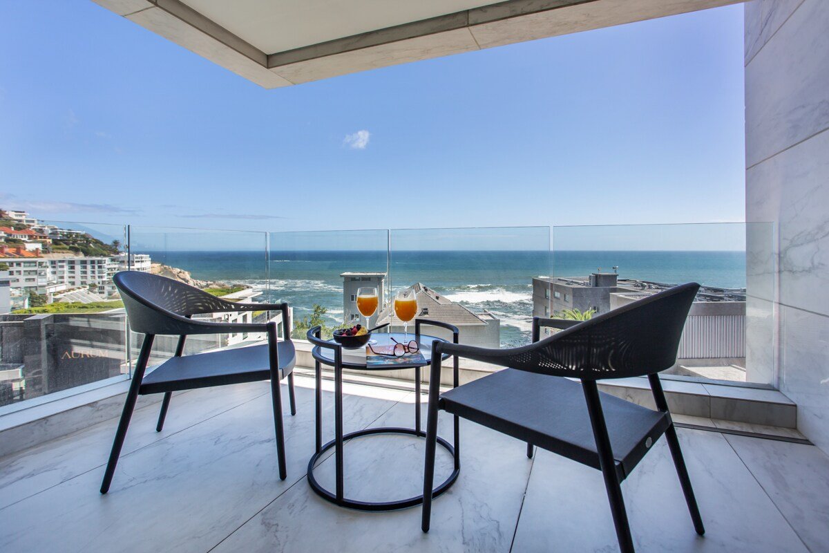 MarbleLuxe 2 bed 2bath • Sea Views • Parking gallery image 3