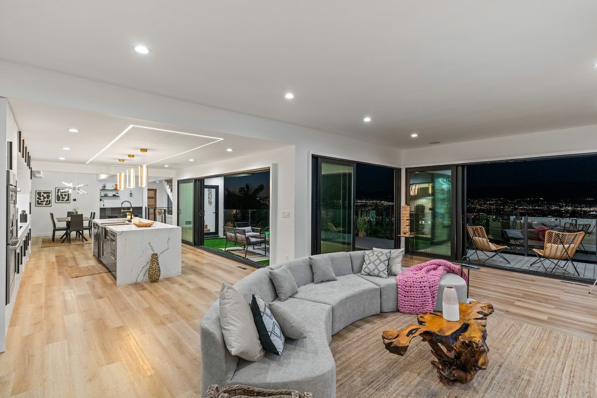 Charming 3BR w/Prime Location at Universal Studios gallery image 2