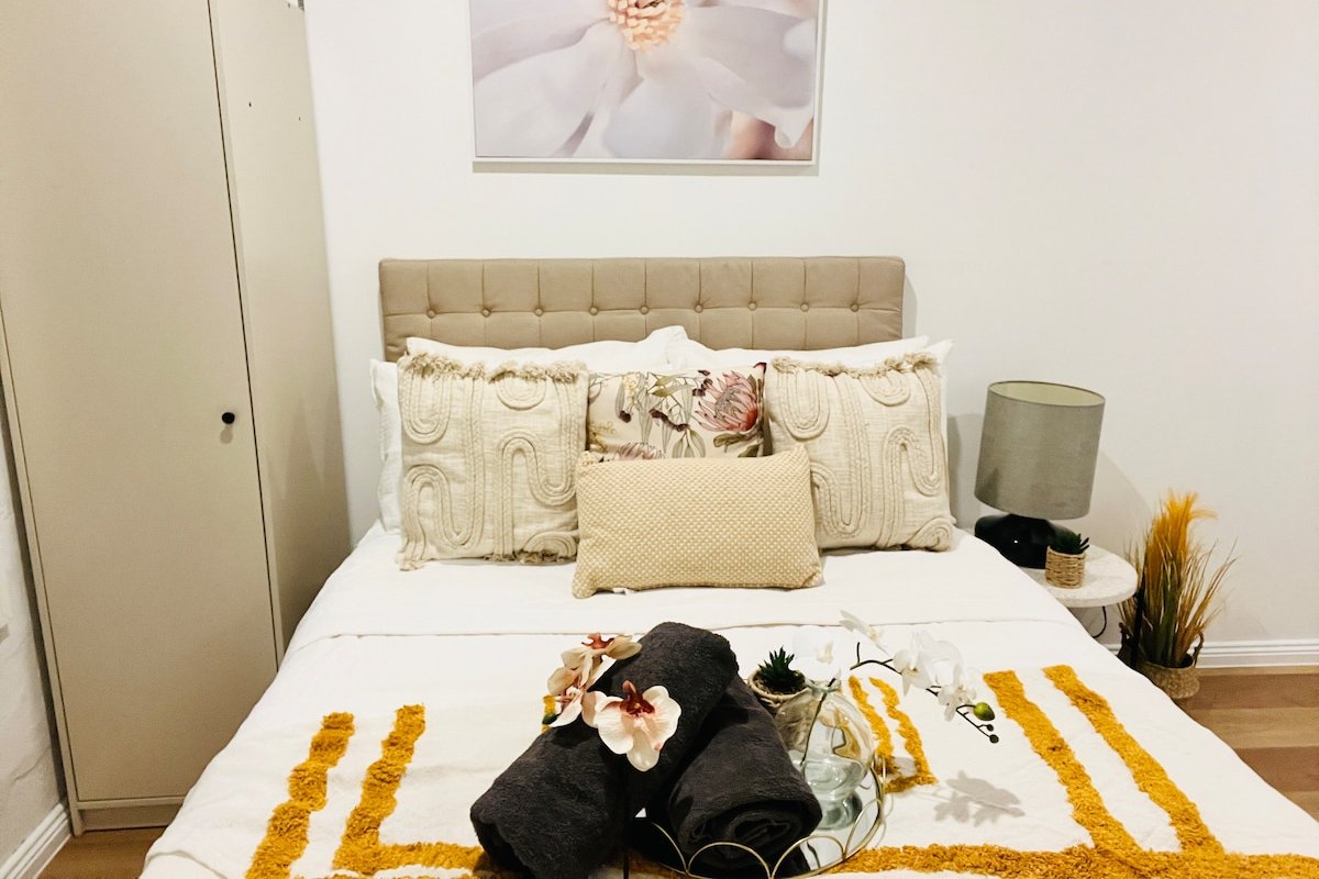 4BDR2BTH#Fits14pp#Next2QVicMarket#FreeTramZone gallery image 4