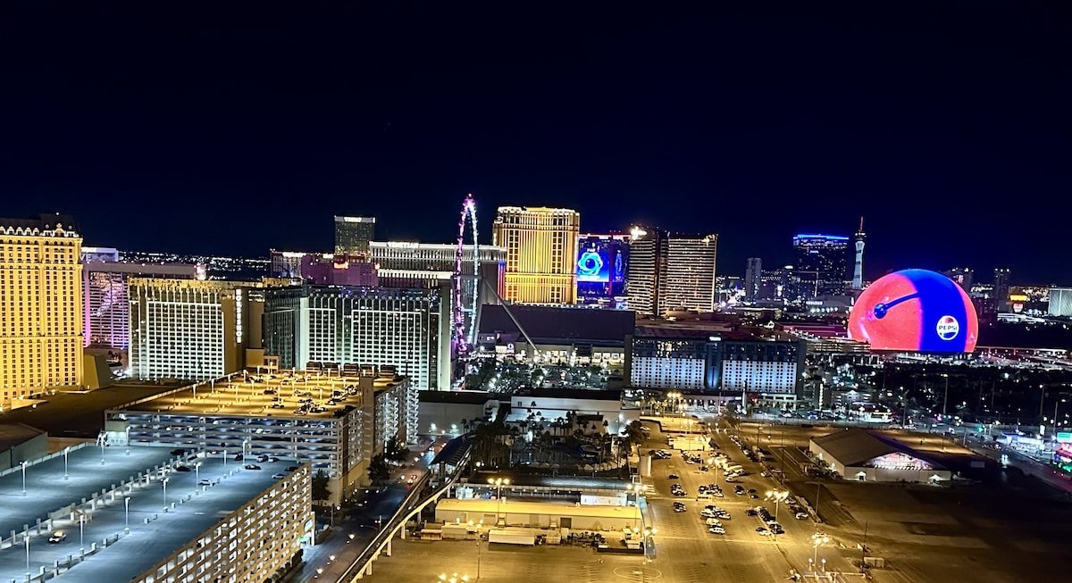 MGM Signature 2BR2BA PH Strip view No Resort Fee gallery image 3