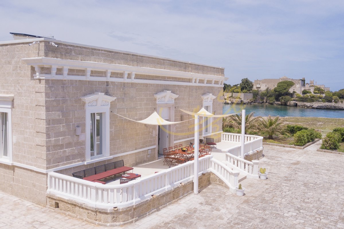 TD Villa De Bellis Historic Villa with Sea View