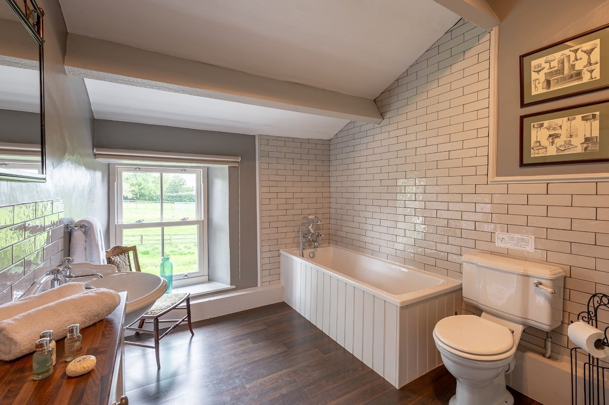 Sun Hill Farmhouse | Holiday at Home gallery image 4