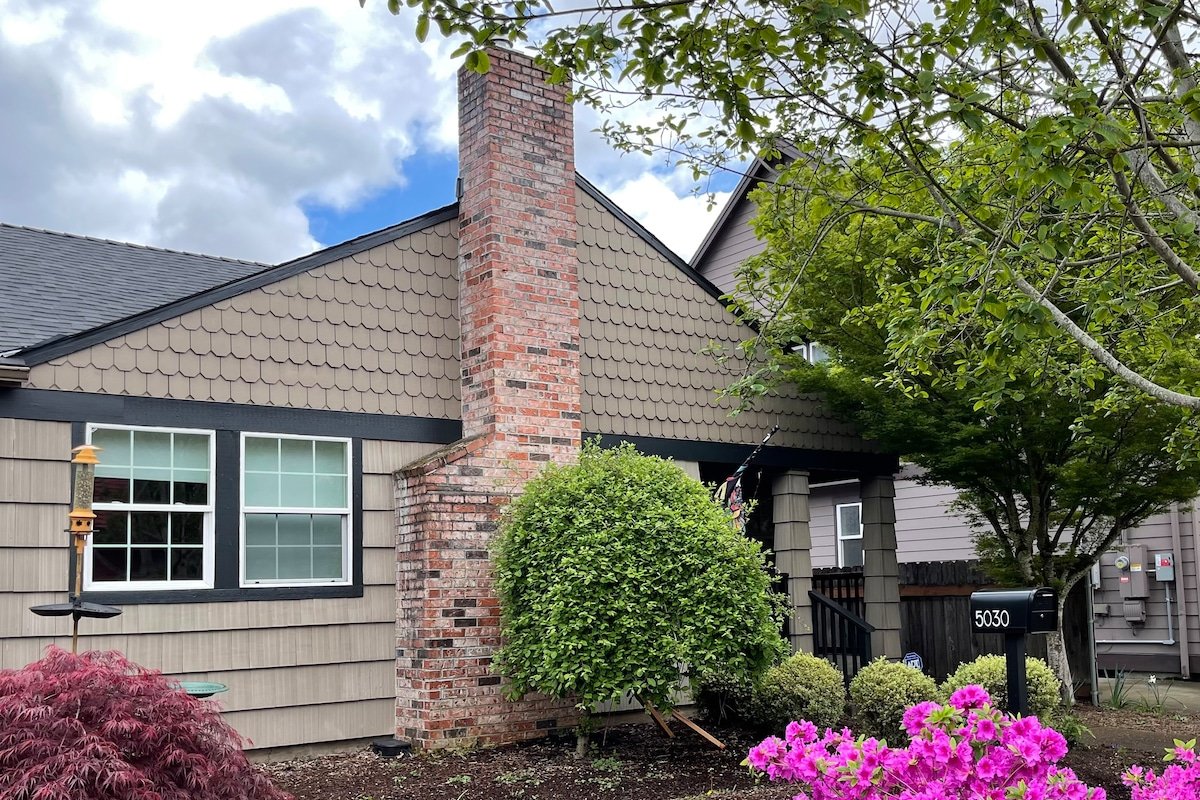 Quiet Spacious Woodstock Retreat gallery image 2