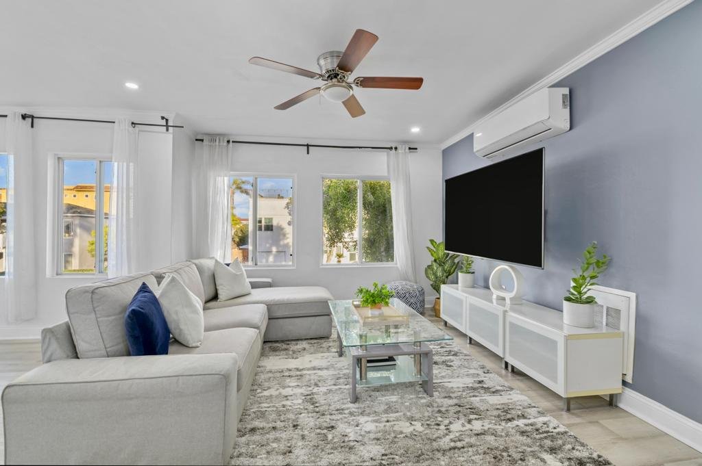 3BR Ocean Breeze Contemporary Steps to Sand