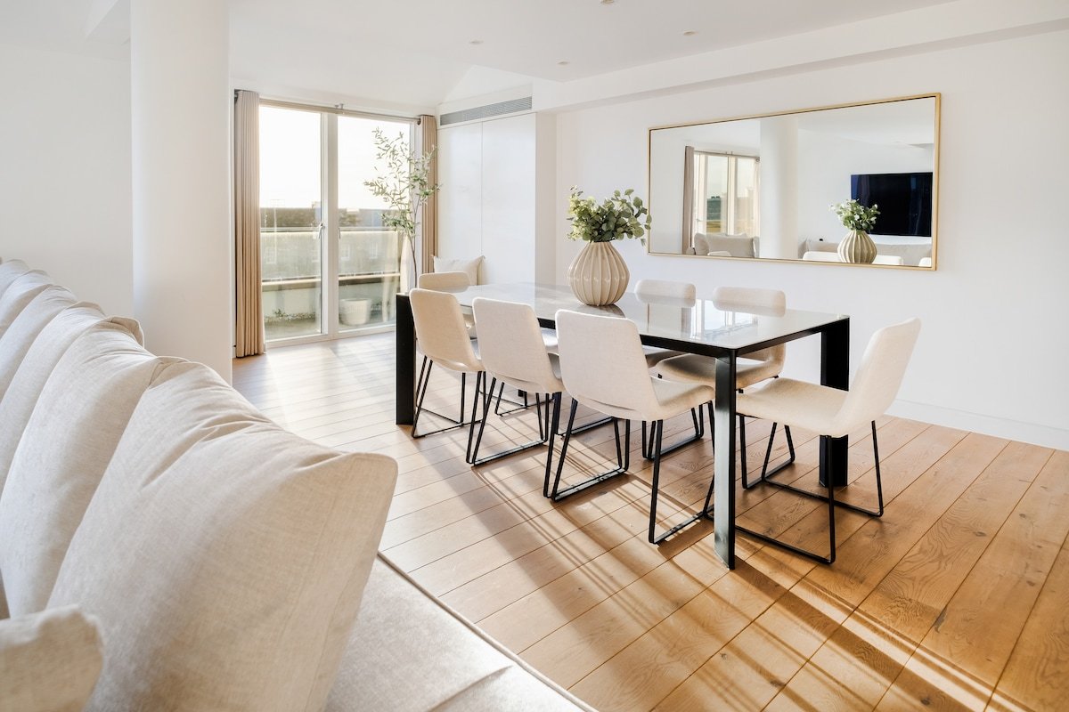 Spectacular Penthouse with Iconic London Views gallery image 5