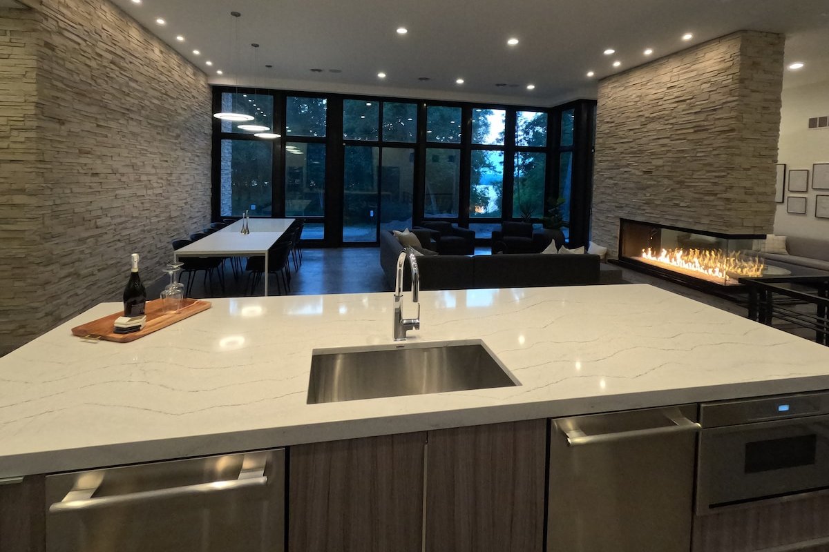 Modern River Getaway- with pool & hot tub! gallery image 4