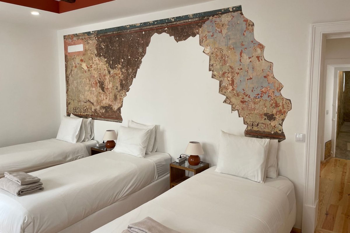 Moderno e espaçoso T5 perto do Time Out Market