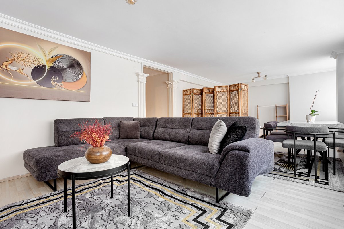 Charming 4BR-2BA. Lovely king beds w/Lift &full AC