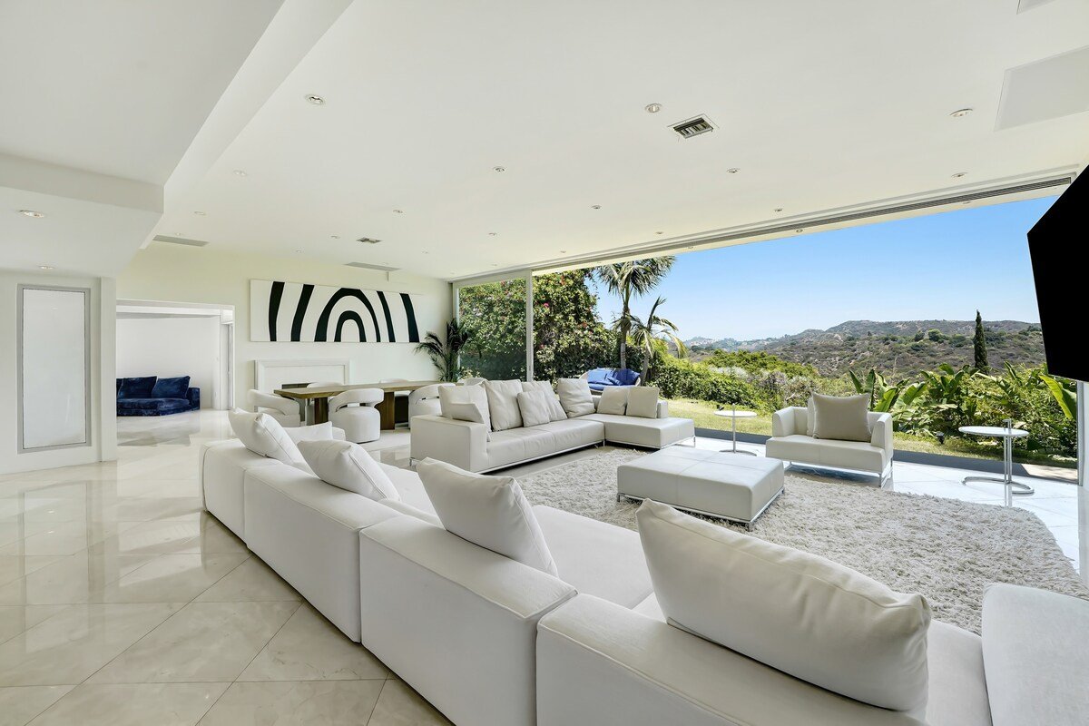 Luxury Dream Villa on World Famous Bel Air Rd gallery image 4