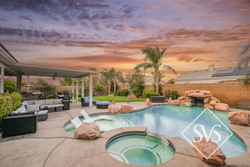 KC Happy Oasis 5BR/4BA Home w/ Theater & Pool gallery image 2