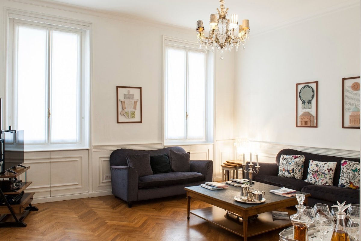 Refined and spacious flat near Piazza del Popolo gallery image 2