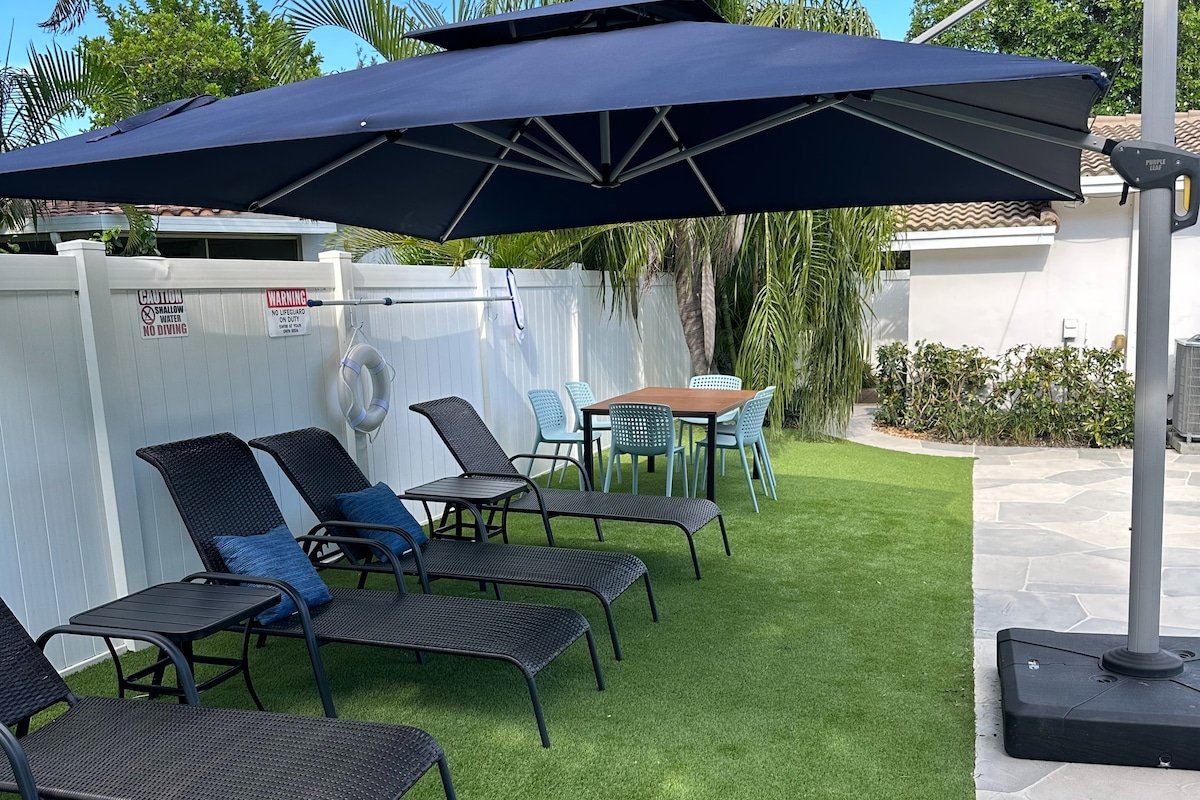 Tropical Paradise in Lighthouse gallery image 4