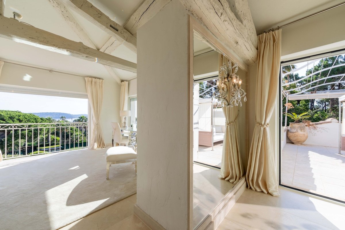 Villa Aviva Luxury Escape in Heart of St Tropez gallery image 4