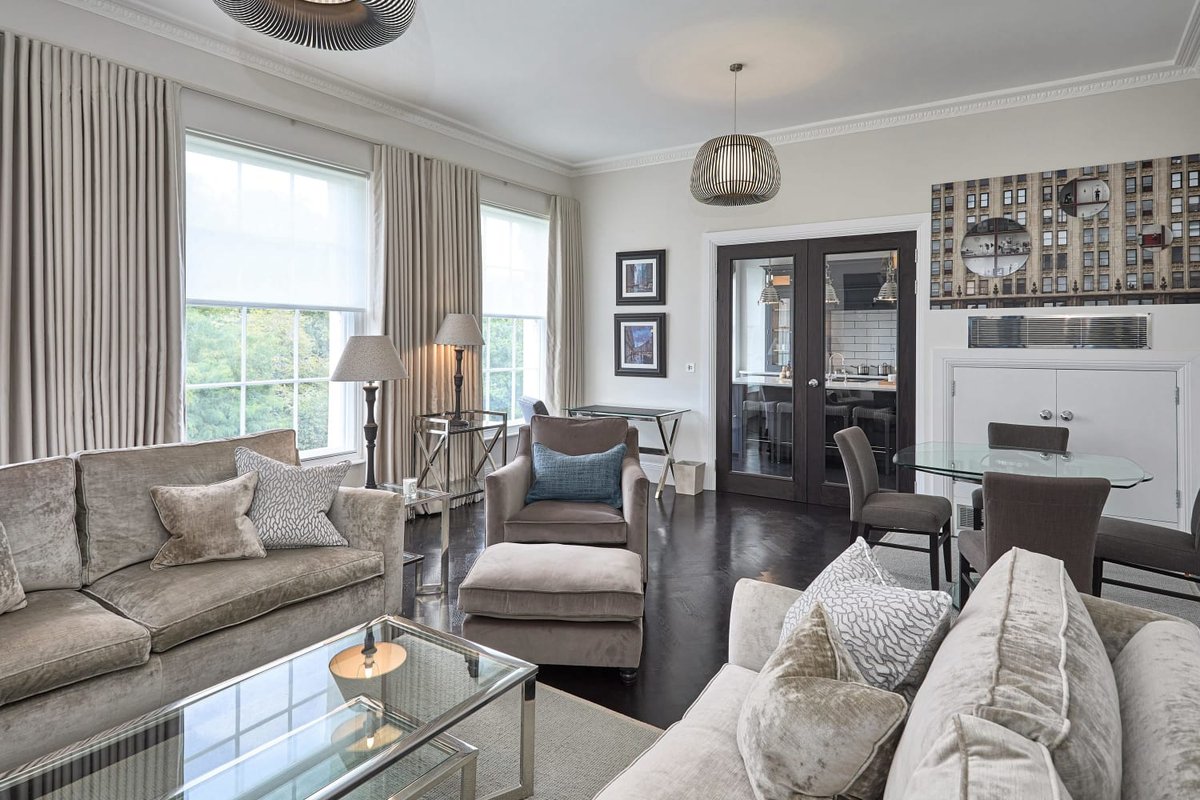 Exquisite, Spacious Apartment with Private Lift