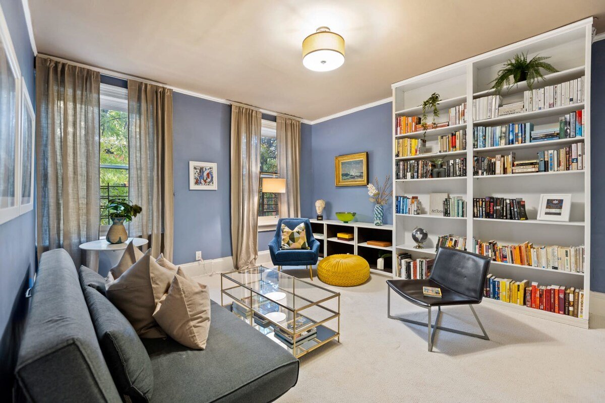 Rove Travel | Garden Place II | 4BR Historic Apt gallery image 4