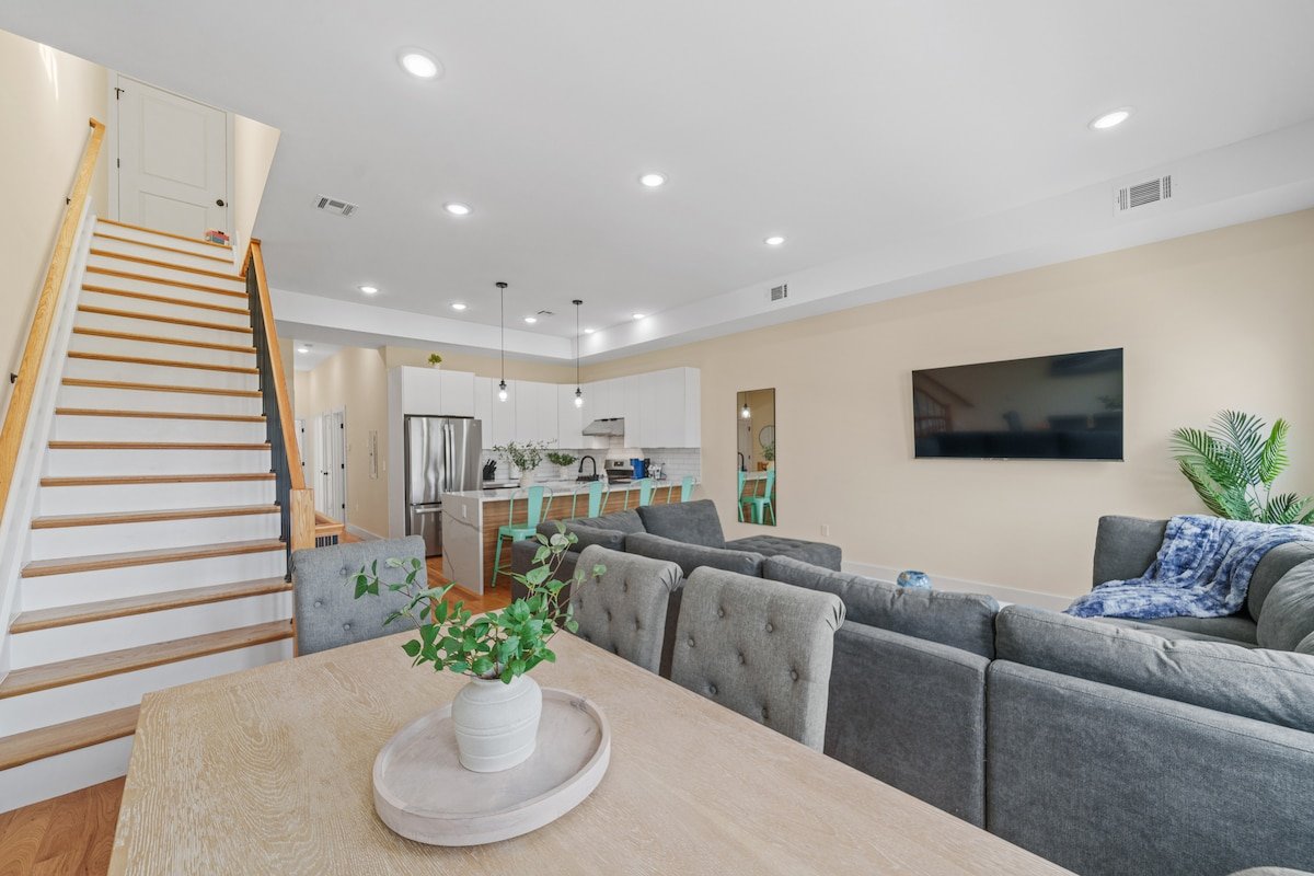 Sky High Retreat near NYC W/Rooftop! gallery image 5