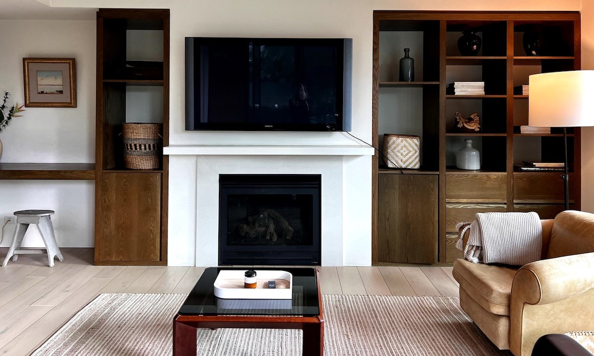 Two Level Luxe Townhouse gallery image 3