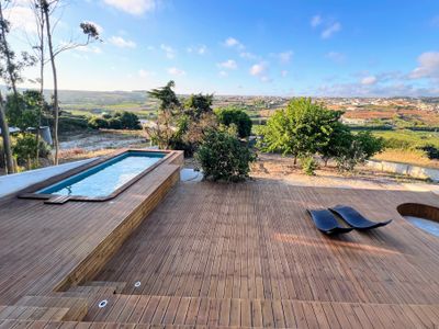 Villa Sol Nascente: 4-Apt Coastal Escape (16 ppl)