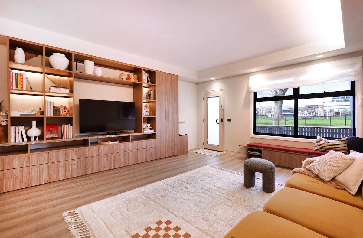 Chic Family Retreat: 3 brdm, 3 bath, Free Carpark gallery image 2