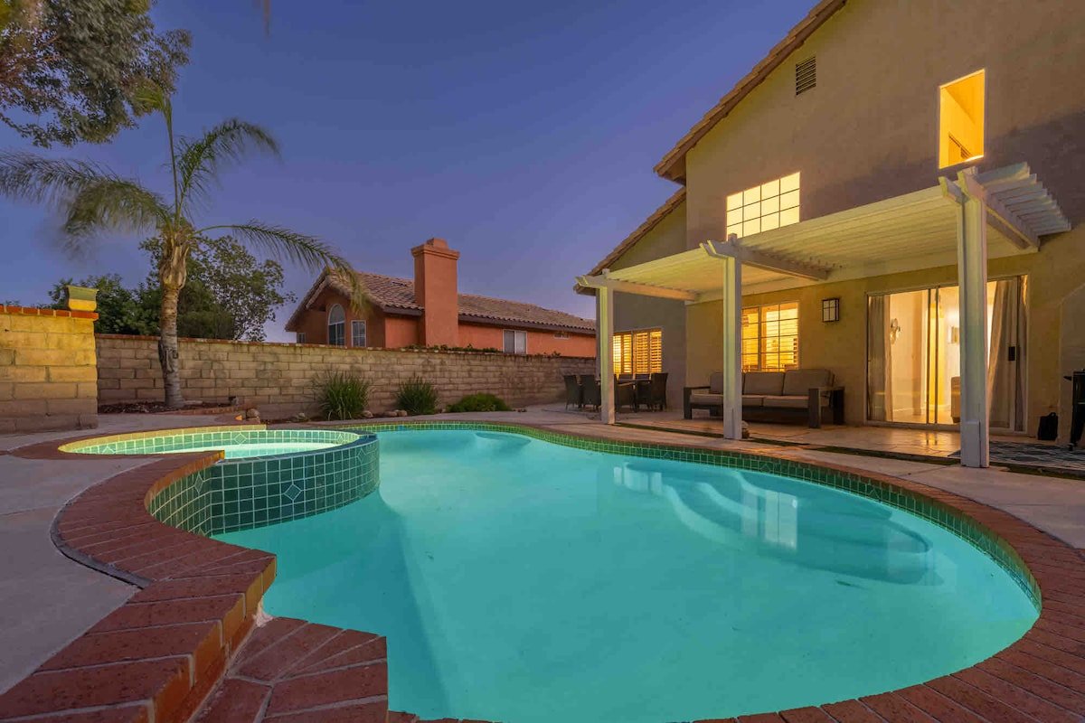 152 Valencia Area Gorgeous Home Pool-Spa-Games gallery image 3