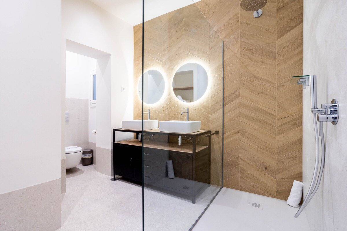 Premium for families. 4 Bedrs. Fully renovated gallery image 4