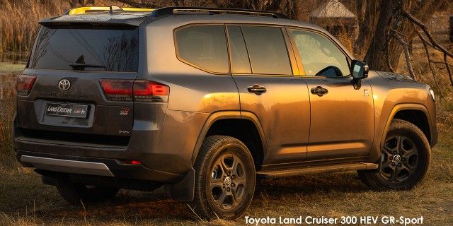 TOYOTA LANDCRUISER 300 V6 3.5T 1M HEV GR-S - 21 