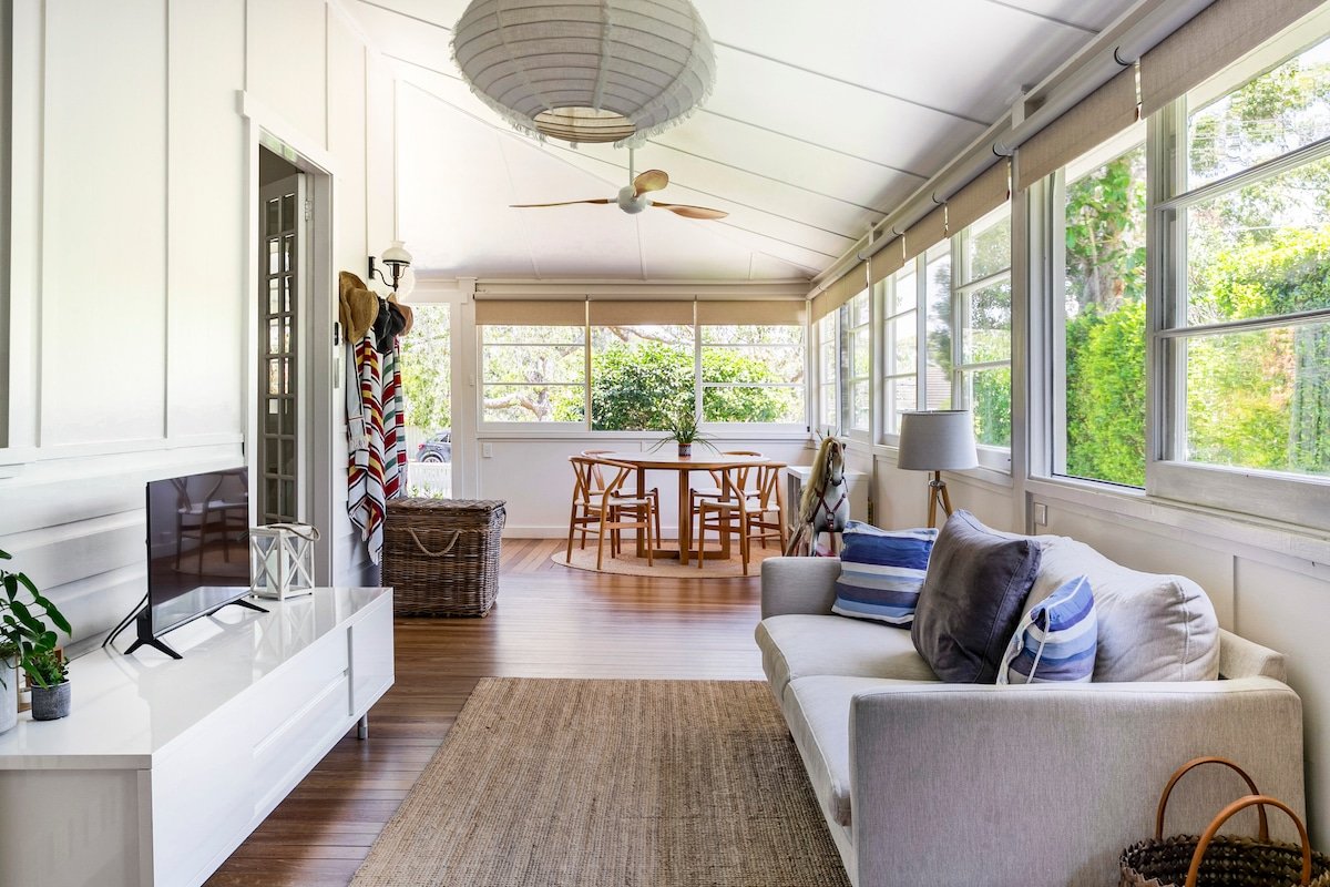 Walk to the Beach from a Warm, Family-Friendly Cottage gallery image 3