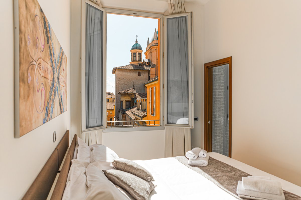 Piazza Maggiore view – Panorama By ImmoBo, Bologna