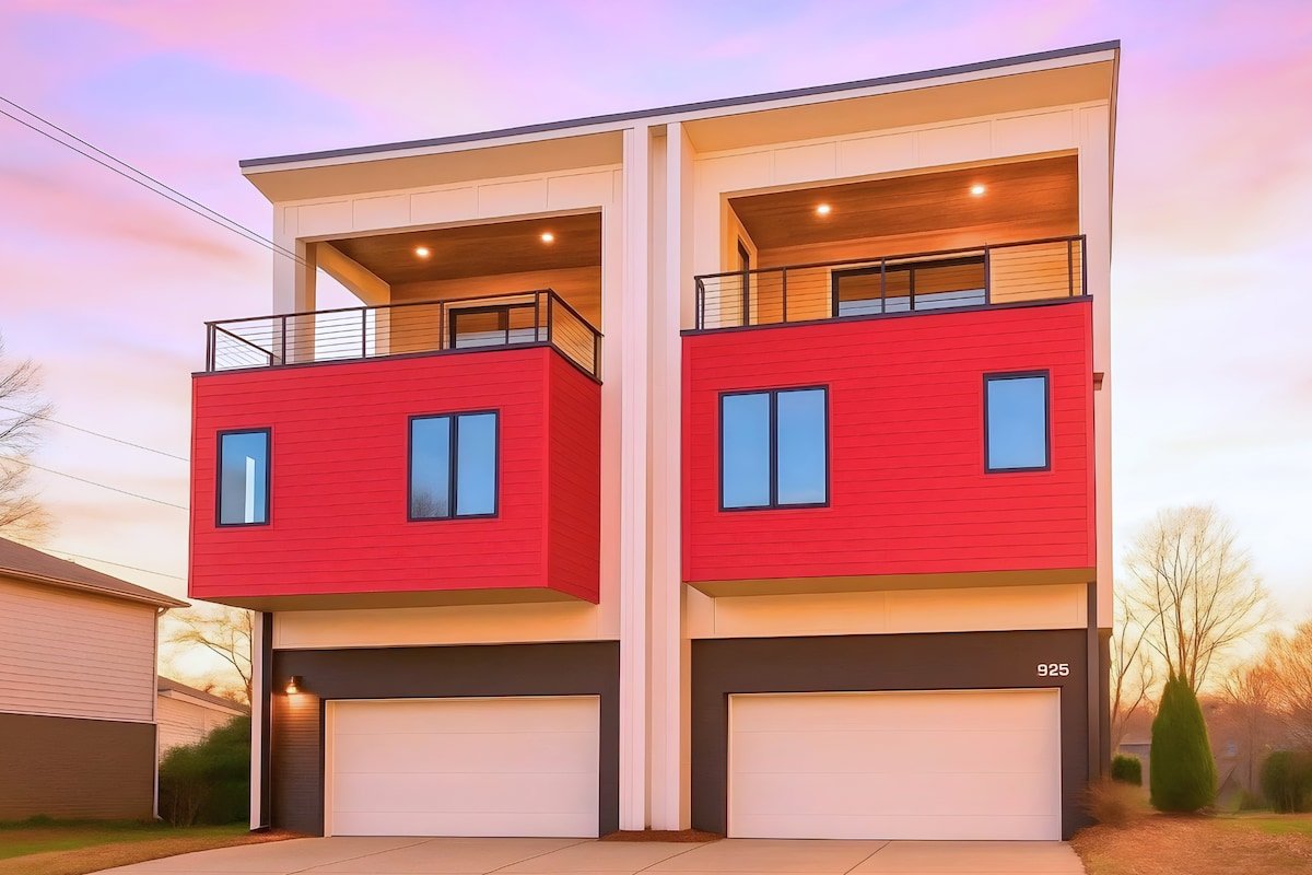 Modern Mega Home | Panoramic Skyline Views gallery image 3