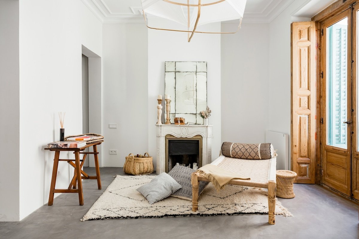 Charming Rustic-Chic Apartment Close to Historic Sites gallery image 2