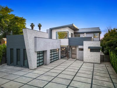 Luxury Estate Retreat with Private Backyard Oasis