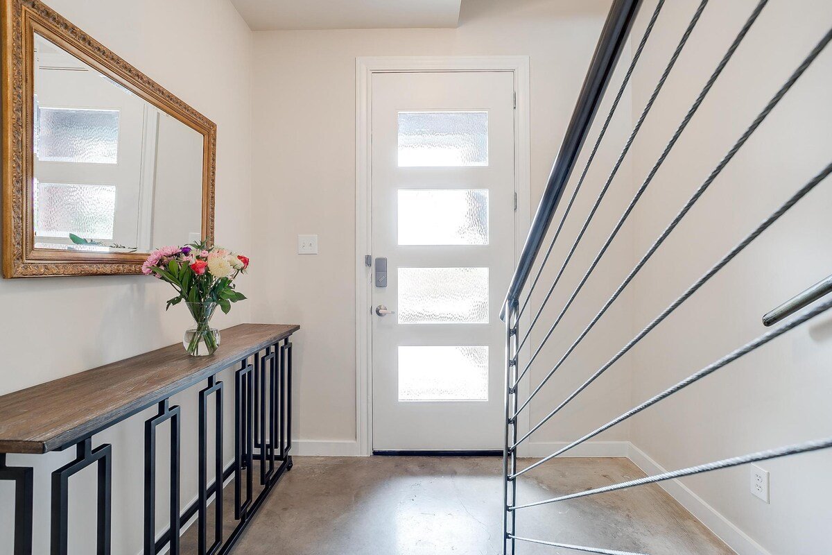 Monthly Specials! Furnished Rental in Southside FW gallery image 5